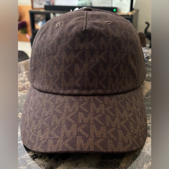 🔥BRAND NEW🔥 MICHAEL Michael Kors Jacquard Signature Logo Unisex Cap - Brown - Picture 8 of 8